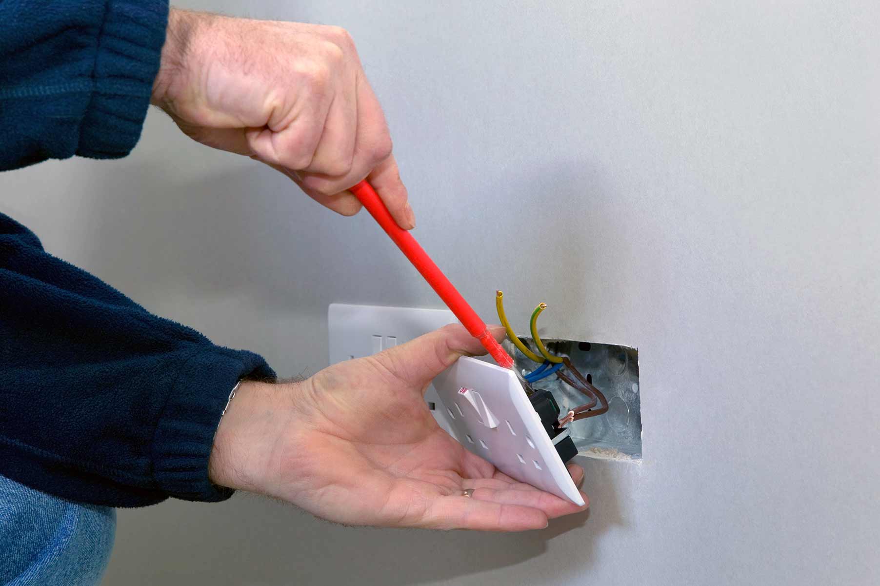 Our electricians can install plug sockets for domestic and commercial proeprties in North Finchley and the local area. 